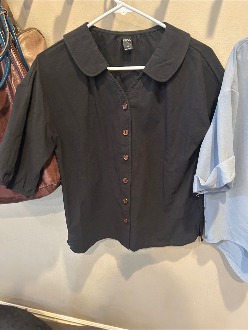 2 button down blouses - Picture 3 of 9